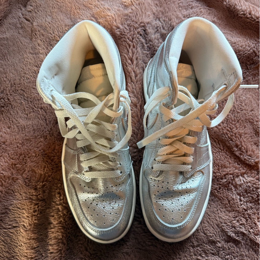 Unisex Metallic Silver Nike Air